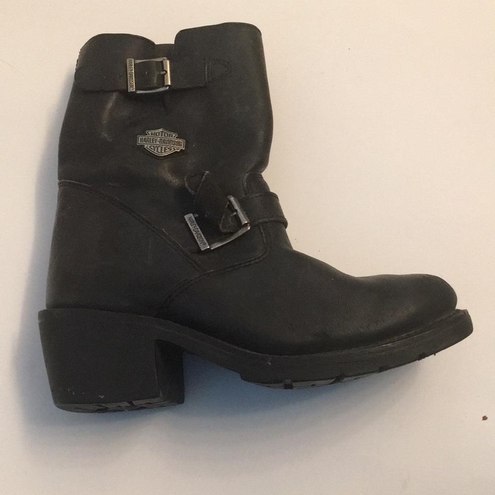 ONE BLACK LEATHER HARLEY DAVIDSON BOOT